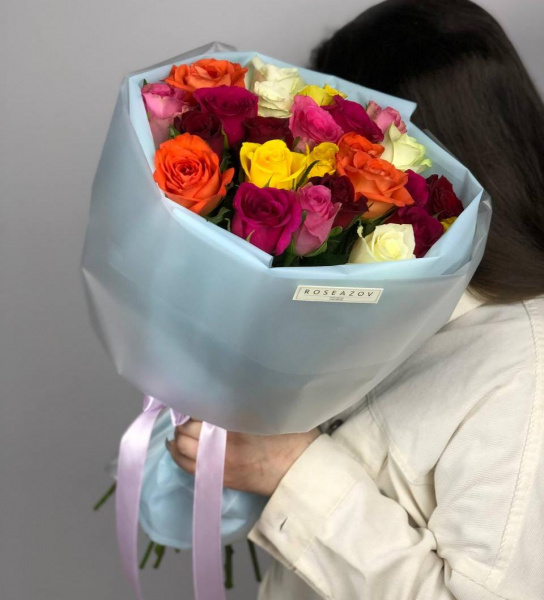 Монобукет из 25 розочек микс